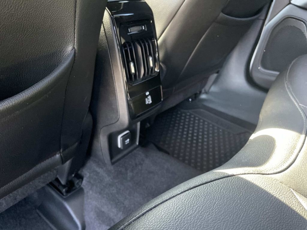 Used 2024 Jeep Compass Latitude w/ Convenience Group image 9