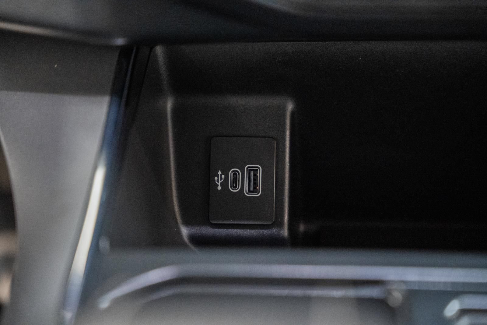 Used 2025 Ford F150 Lightning Flash AWD/4WD image 27
