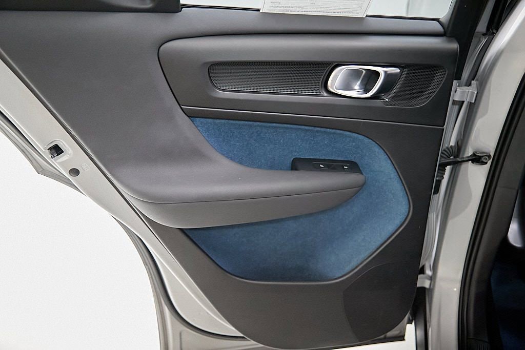 Certified 2023 Volvo XC40 Recharge Ultimate image 21