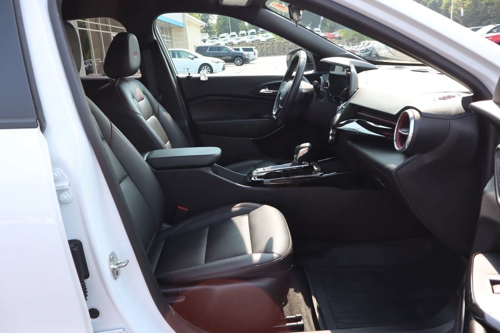 Used 2024 Chevrolet Trax RS w/ Driver Confidence Package FWD image 27
