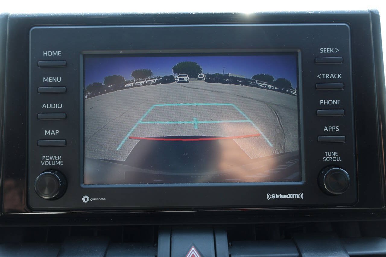Used 2021 Toyota RAV4 LE AWD/4WD image 22