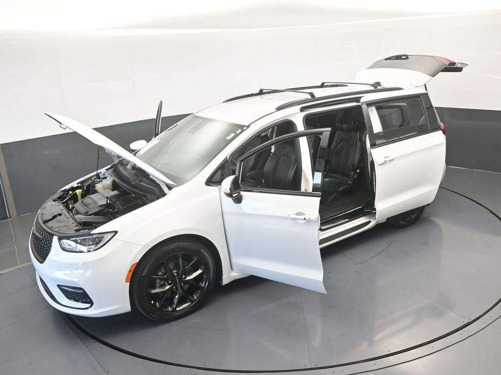 Used 2023 Chrysler Pacifica Touring-L w/ S Appearance Package image 67