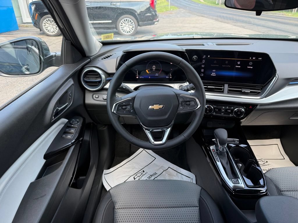 New 2026 Chevrolet Trax LT w/ LT Convenience Package FWD image 9