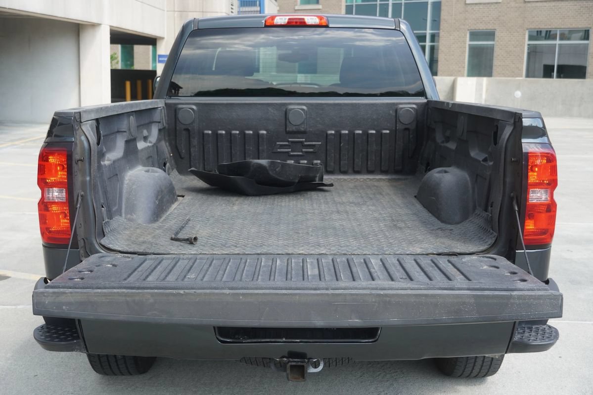 Used 2017 Chevrolet Silverado 1500 LT w/ All Star Edition AWD/4WD image 29