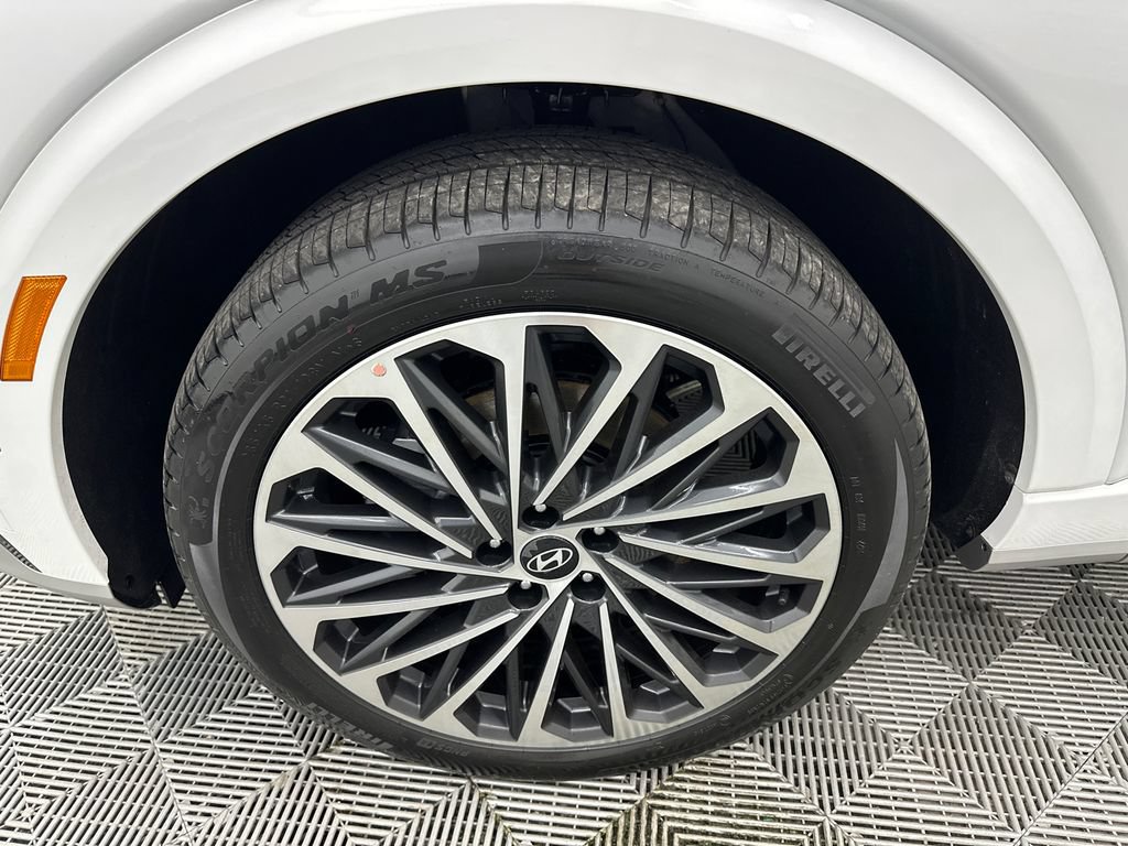 Used 2026 Hyundai Palisade Calligraphy FWD image 13