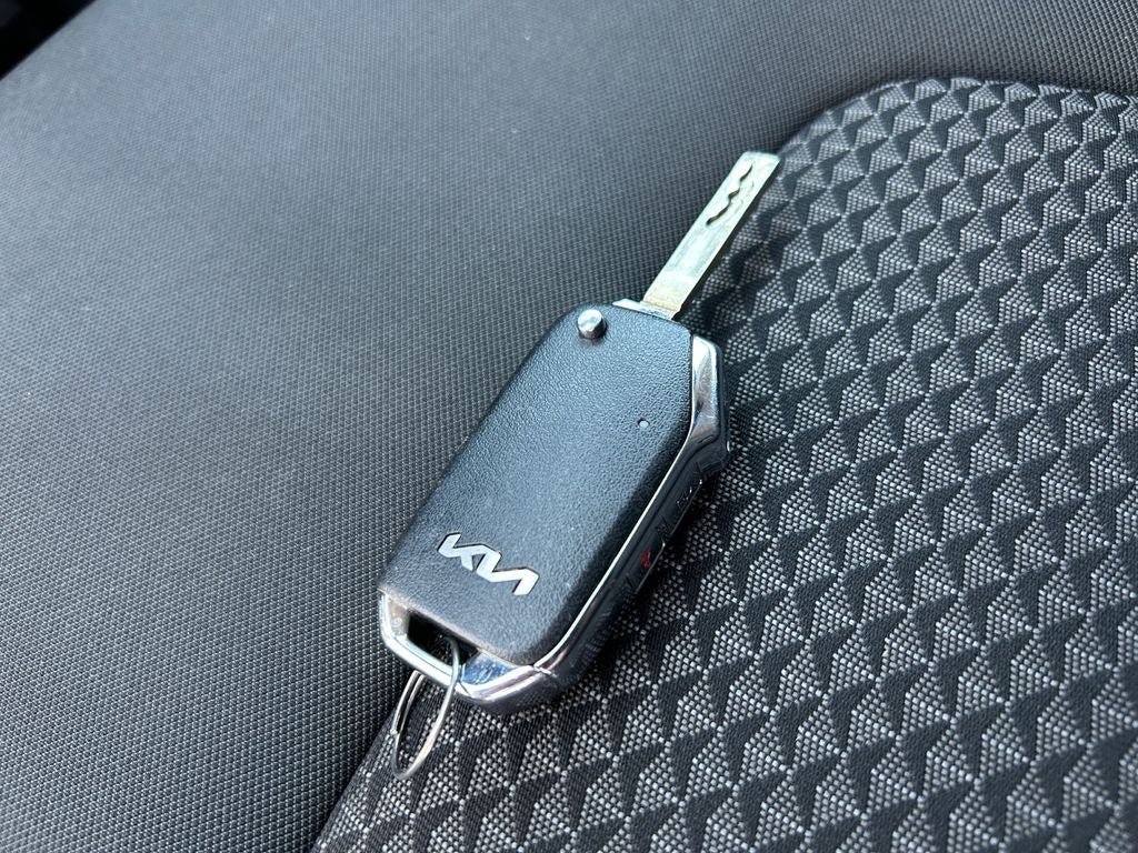 Used 2024 Kia Sportage LX AWD/4WD image 33