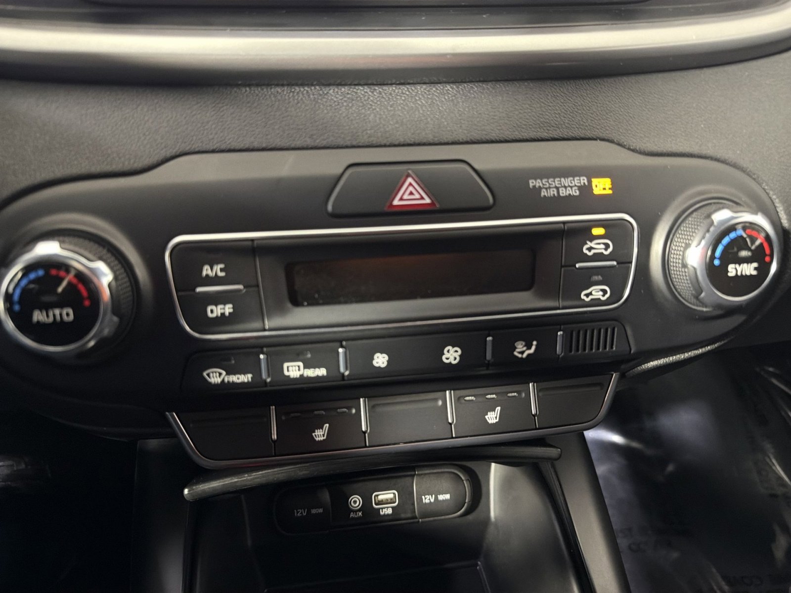 Used 2019 Kia Sorento LX w/ LX Convenience Package image 27