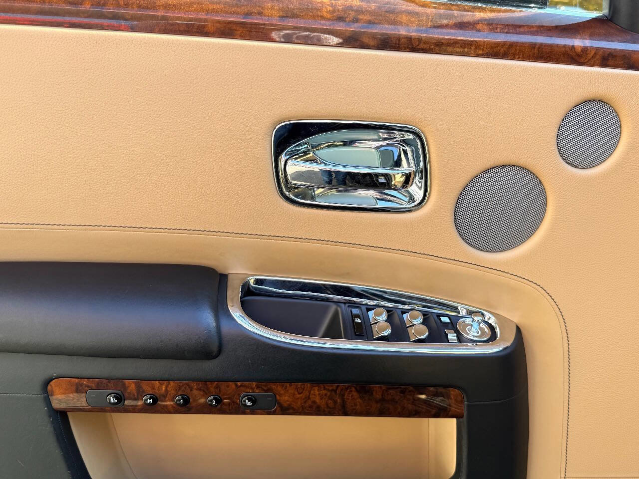 Used 2014 Rolls-Royce Ghost image 15