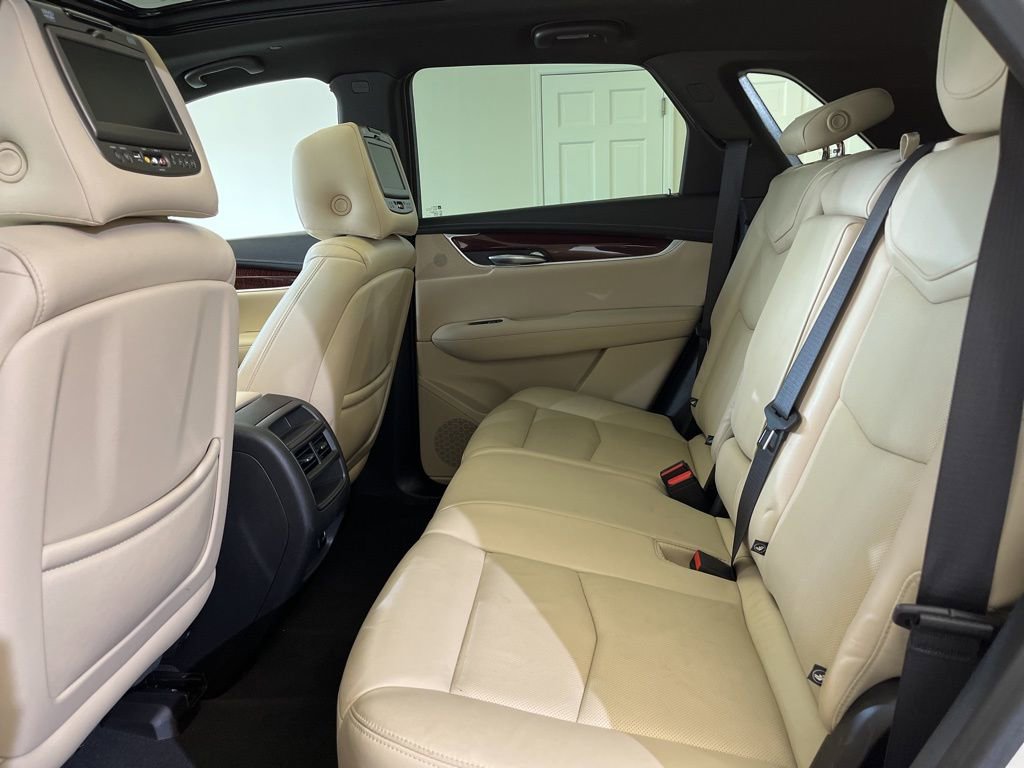 Used 2018 Cadillac XT5 Luxury w/ Driver Awareness Package image 13