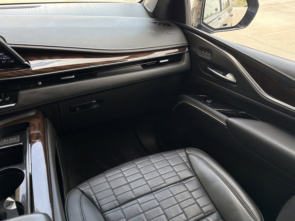 Certified 2022 Cadillac Escalade Sport Platinum w/ LPO, ONYX Package image 24