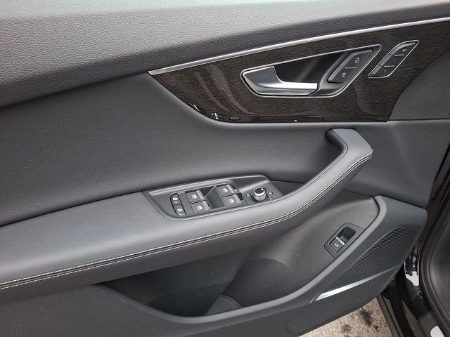 Used 2025 Audi Q7 3.0T Premium Plus image 12