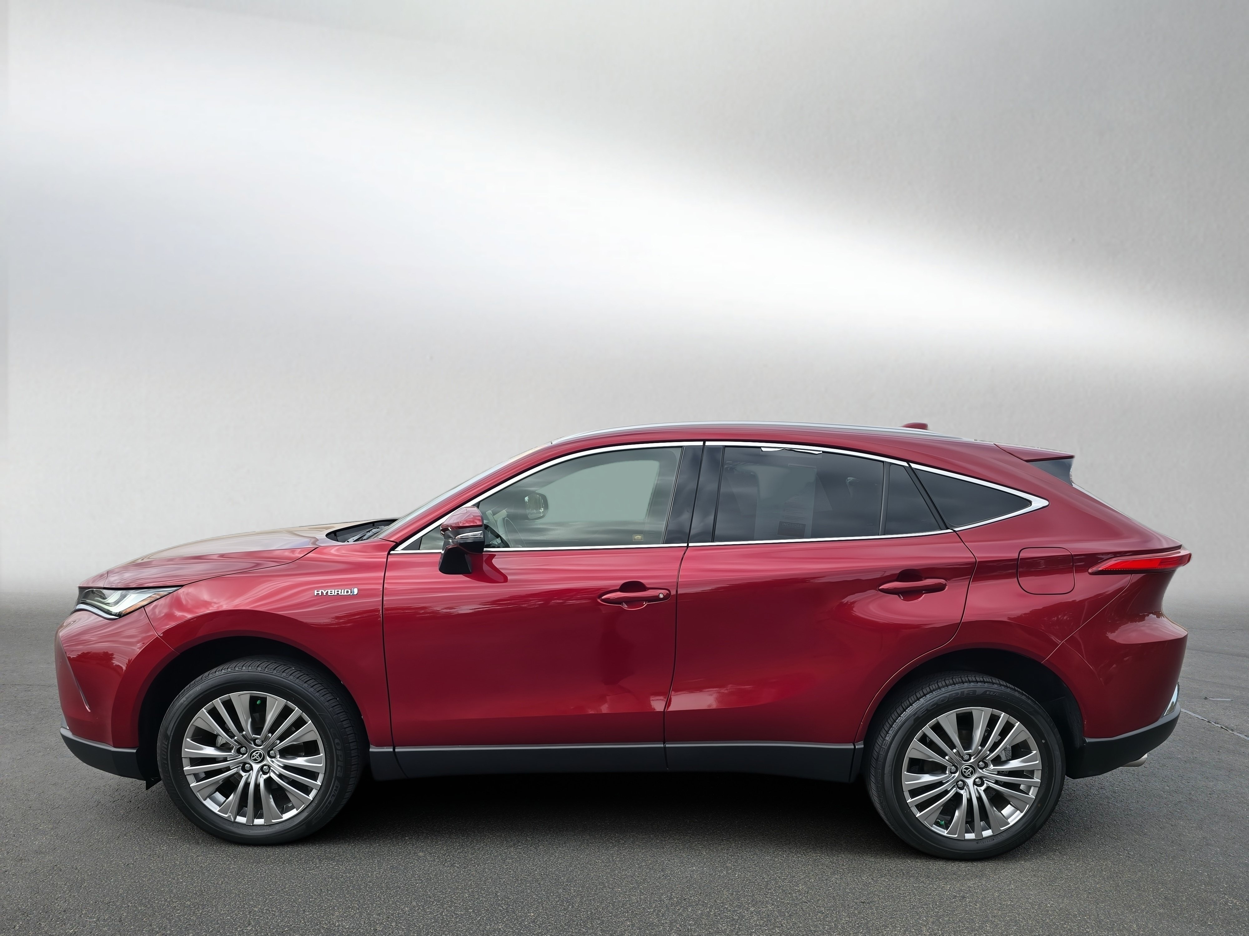 Certified 2021 Toyota Venza XLE w/ Softex Package AWD/4WD image 3