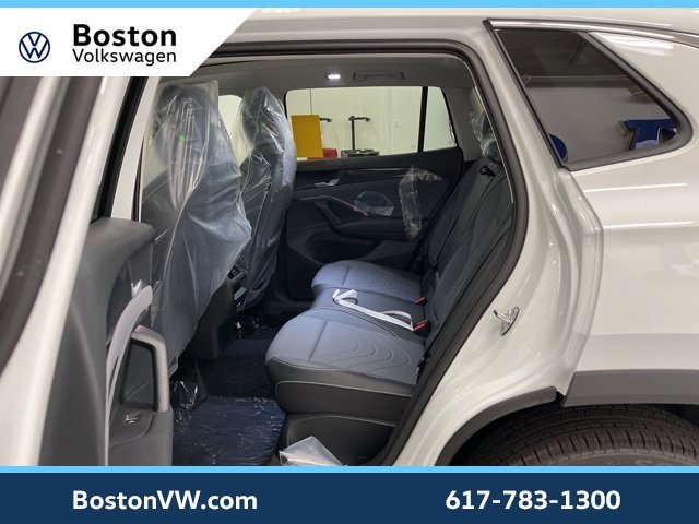 New 2026 Volkswagen Tiguan SE image 10