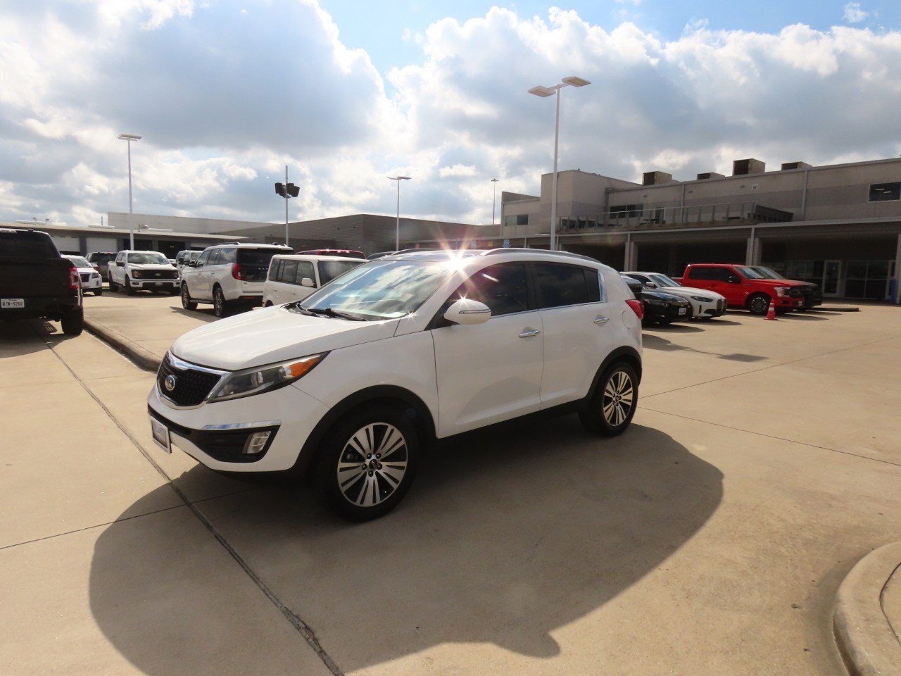 Used 2015 Kia Sportage EX image 2