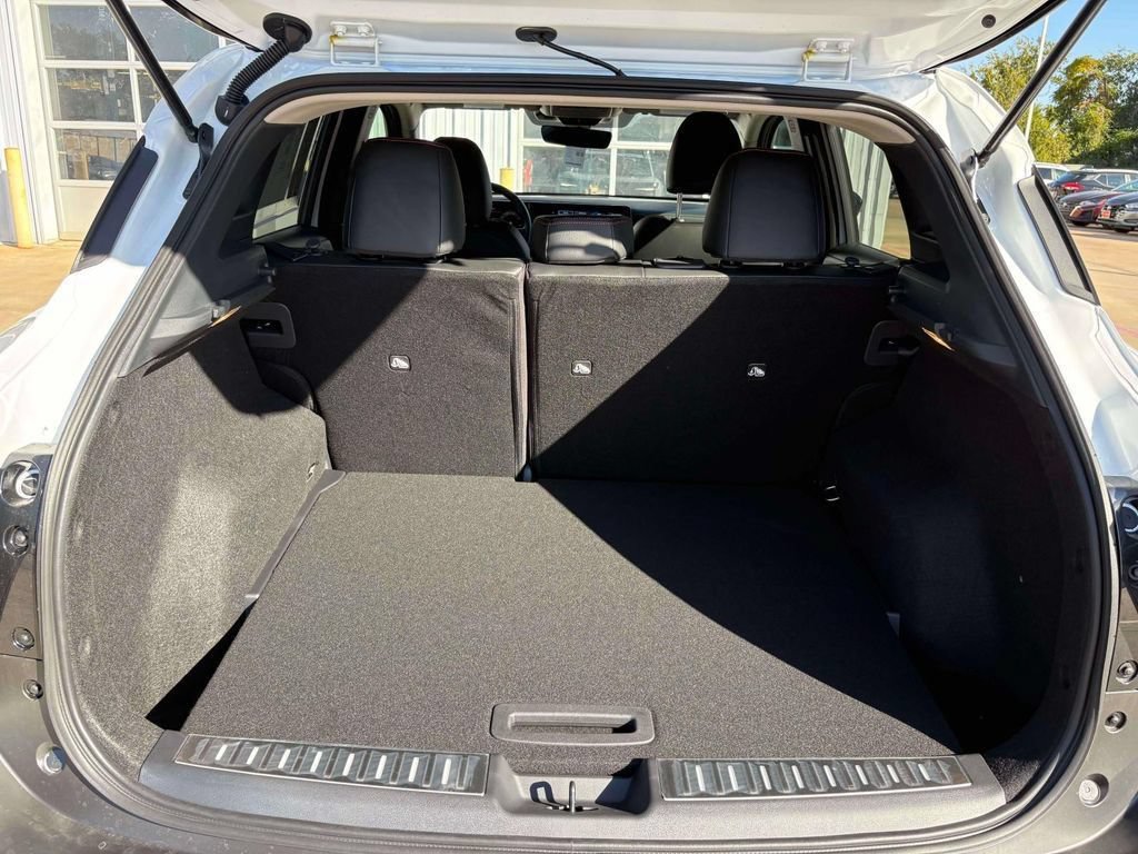 New 2026 Nissan Kicks SR w/ Illumination Package FWD image 23