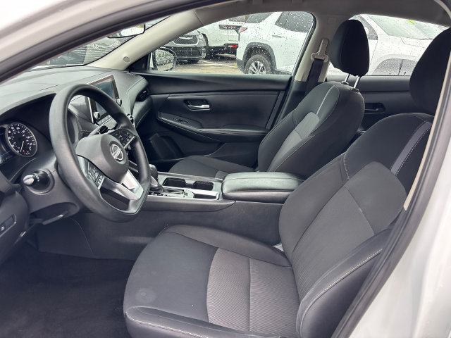 Used 2024 Nissan Sentra SV FWD image 2