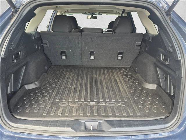 Used 2023 Subaru Outback Premium AWD/4WD image 6