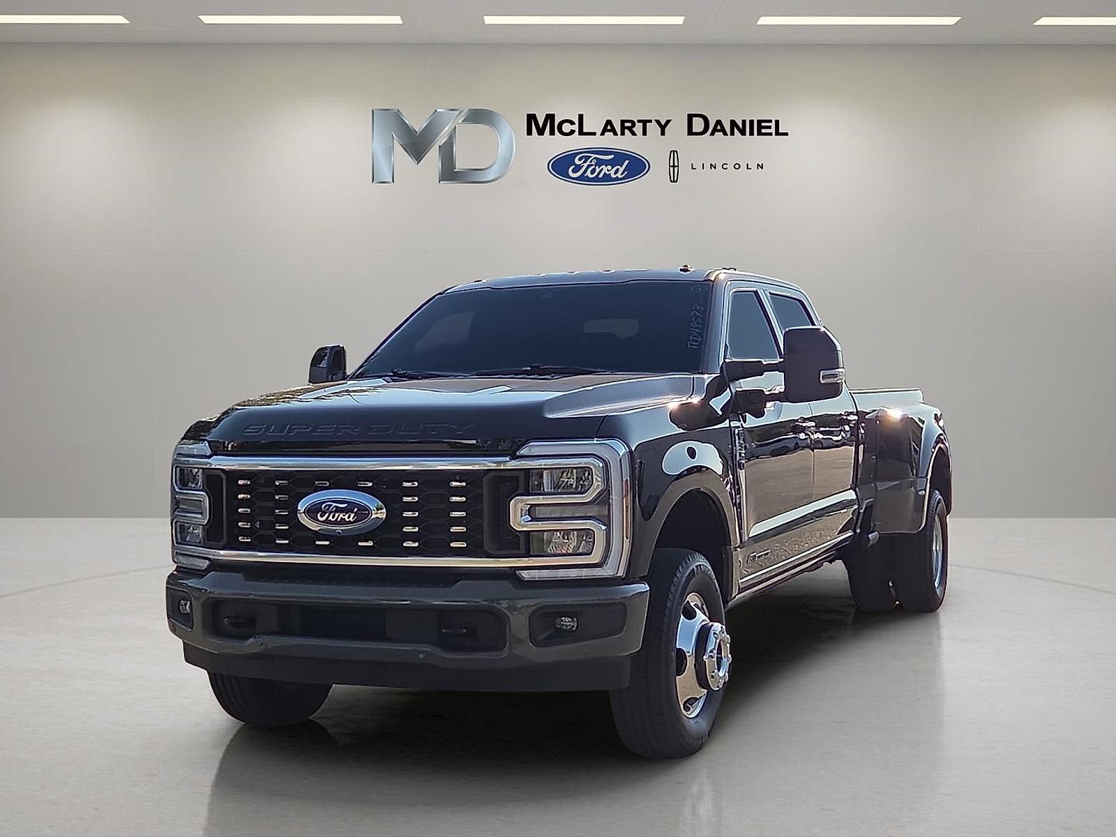 Certified 2026 Ford F350 King Ranch AWD/4WD image 2