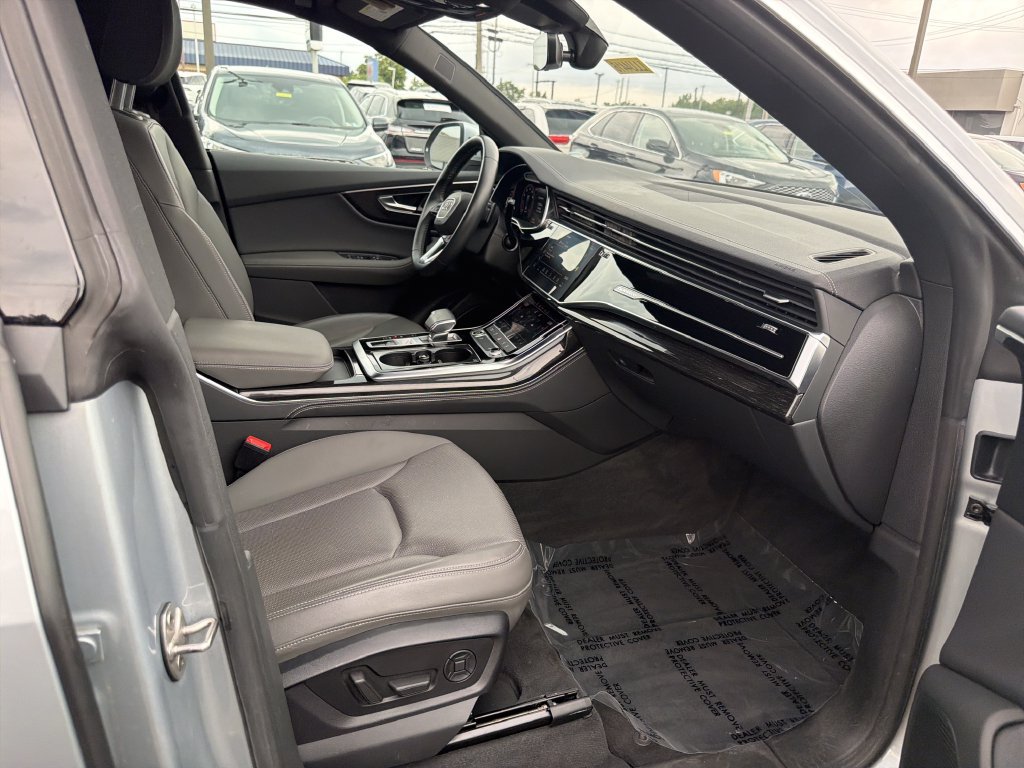 Used 2023 Audi Q8 Premium Plus w/ Premium Plus Package AWD/4WD image 15