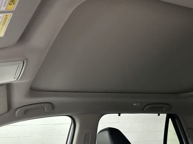 Certified 2025 Honda Pilot Touring image 28