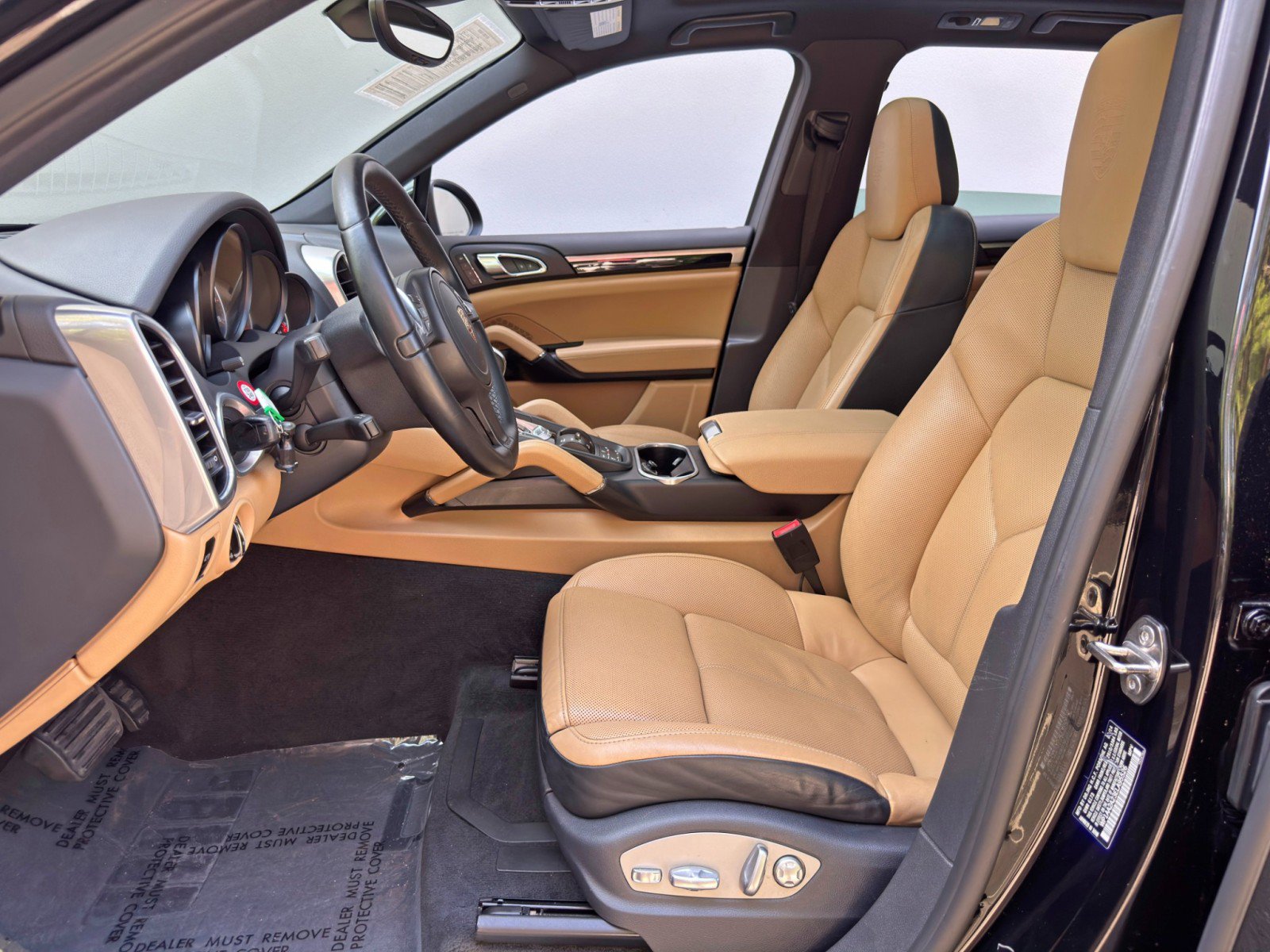 Used 2014 Porsche Cayenne Platinum Edition AWD/4WD image 15