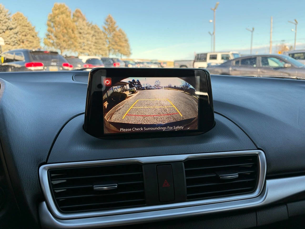 Used 2017 MAZDA MAZDA3 Sport w/ Preferred Equipment Package image 22