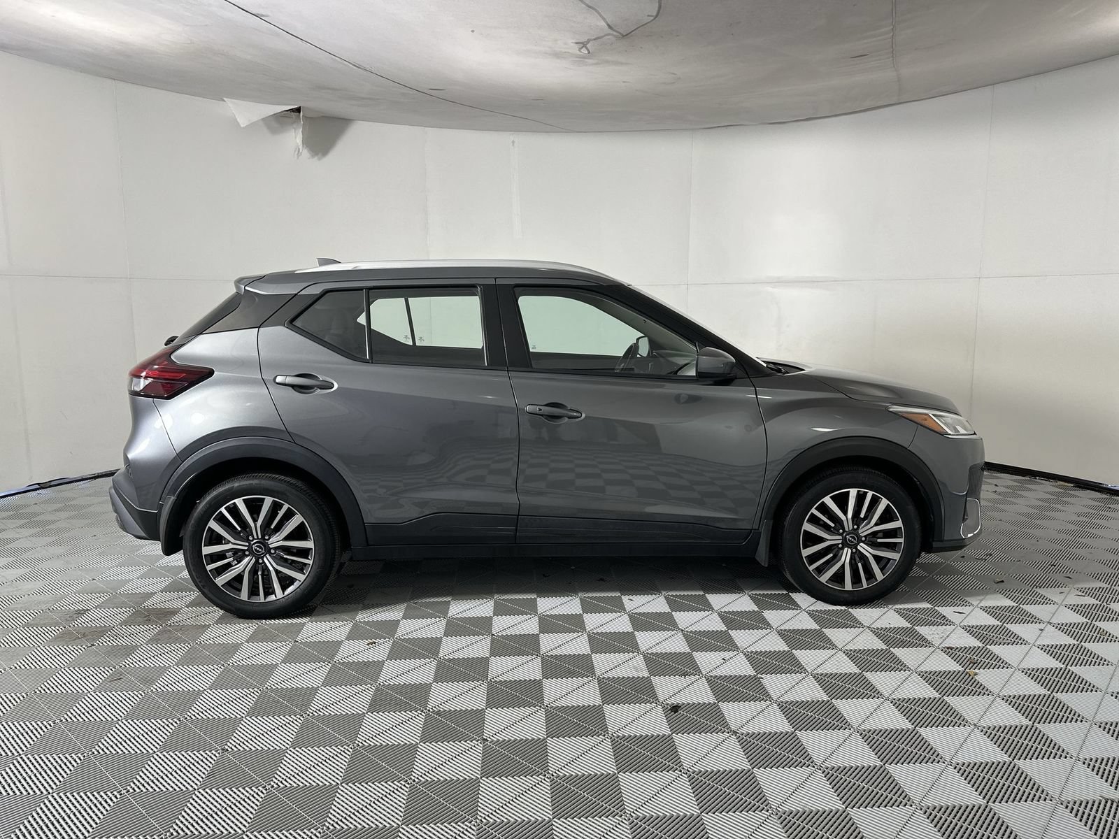 Certified 2024 Nissan Kicks SV FWD image 9