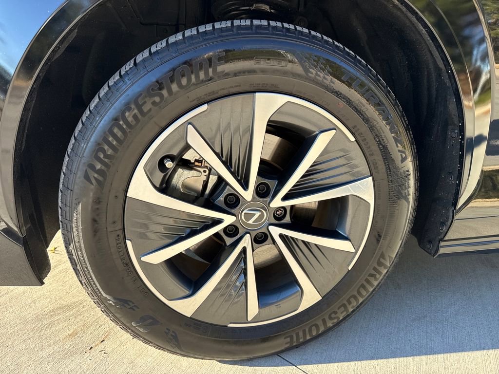 Used 2024 Lexus RZ 300e Premium image 11