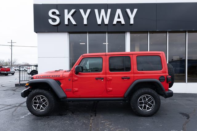 Used 2025 Jeep Wrangler Unlimited Rubicon w/ Convenience Group image 2
