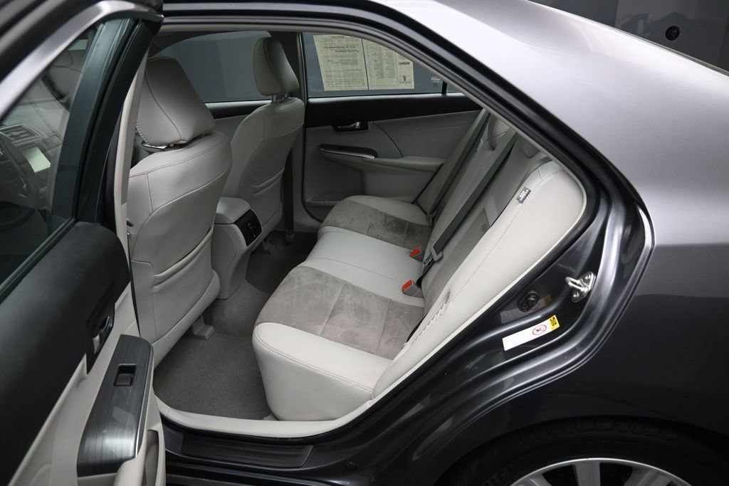 Used 2014 Toyota Camry XLE w/ Leather Package FWD image 29