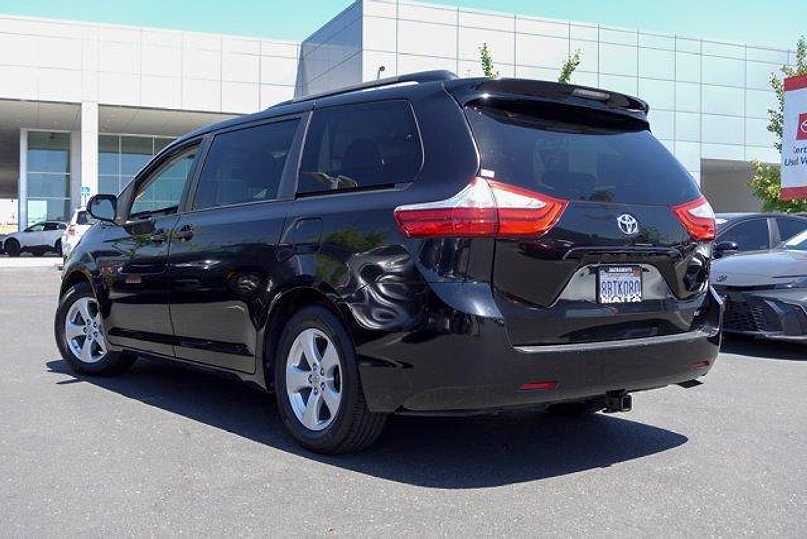 Used 2015 Toyota Sienna LE FWD image 7