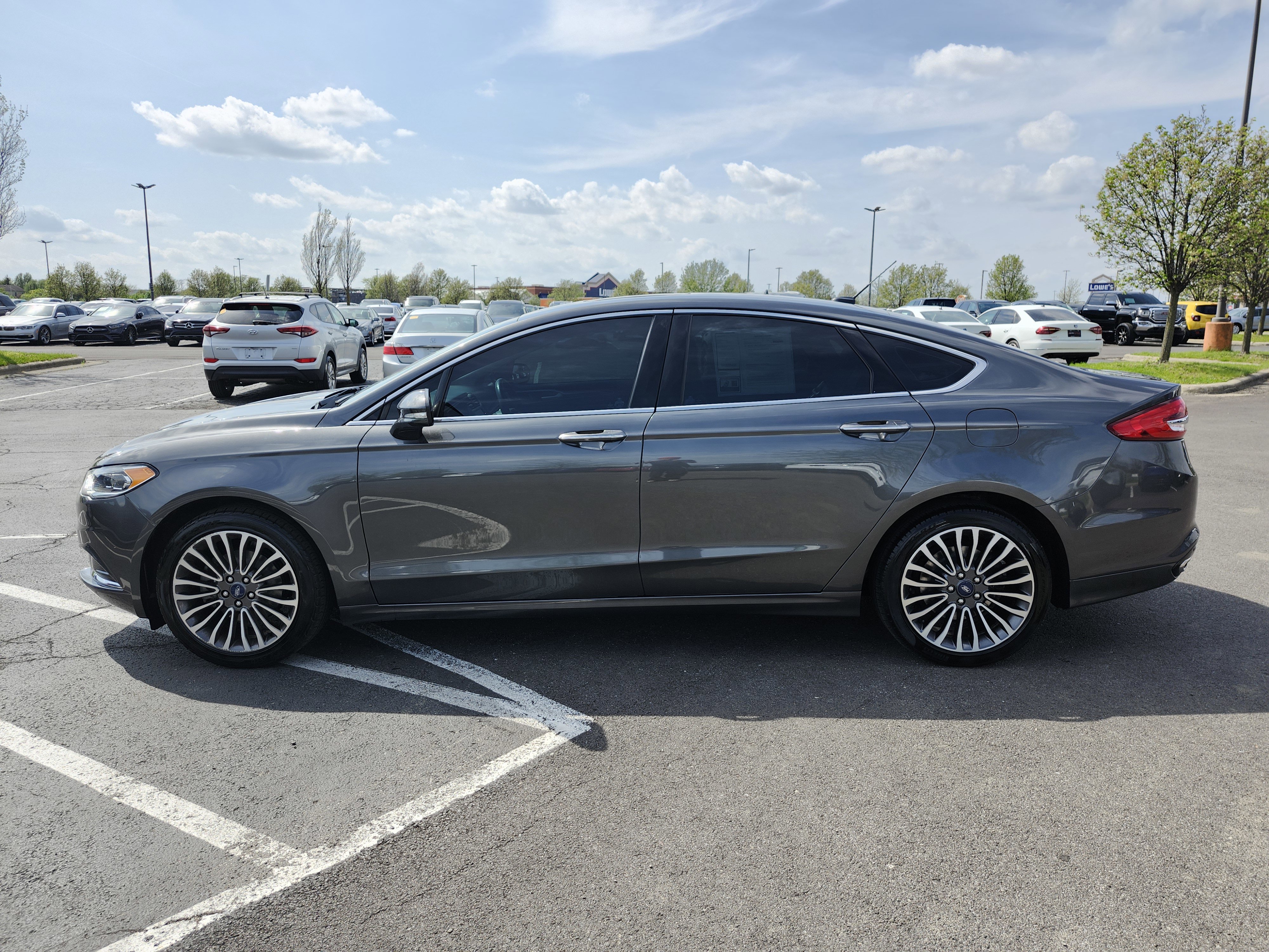 Used 2018 Ford Fusion SE w/ Fusion SE Technology Package image 16
