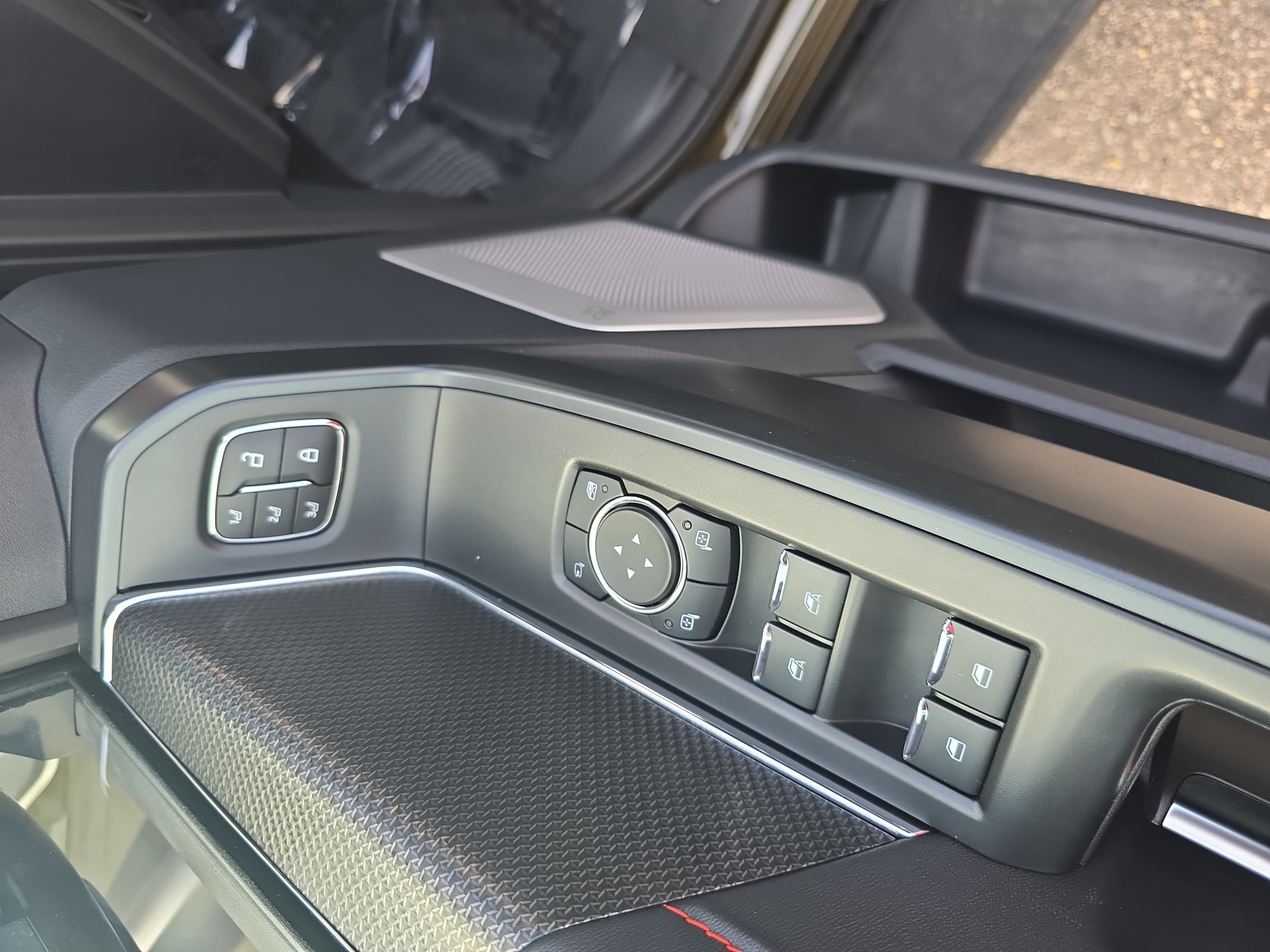 Used 2025 Ford F150 Raptor AWD/4WD image 30