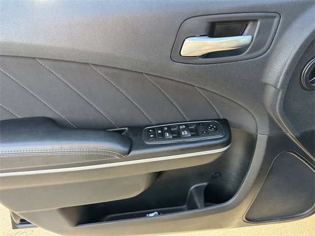 Used 2022 Dodge Charger SXT image 11