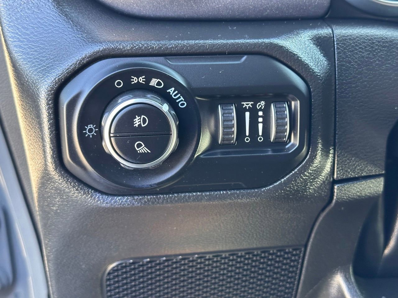 Used 2022 Jeep Gladiator Mojave w/ Cold Weather Group image 24