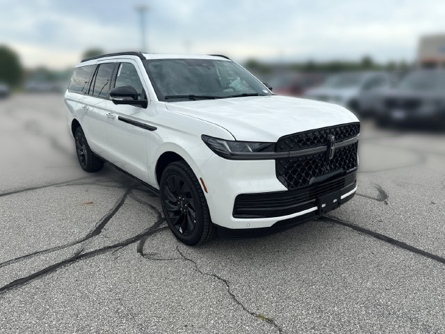 New 2027 Lincoln Navigator L Reserve w/ Jet Appearance Package AWD/4WD image 3