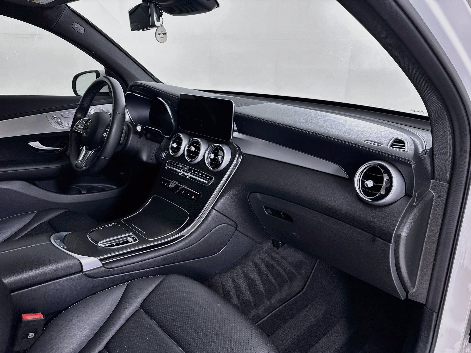 Certified 2023 Mercedes-Benz GLC 300 4MATIC Coupe image 31