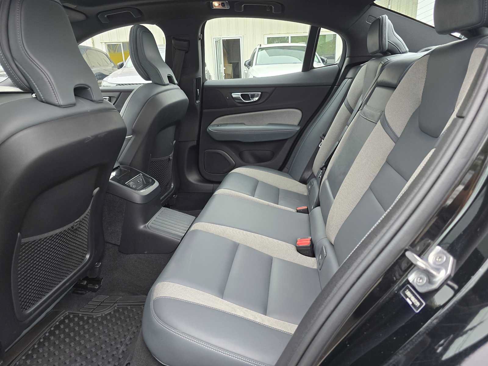 Used 2022 Volvo S60 T8 R-Design w/ Climate Package AWD/4WD image 15
