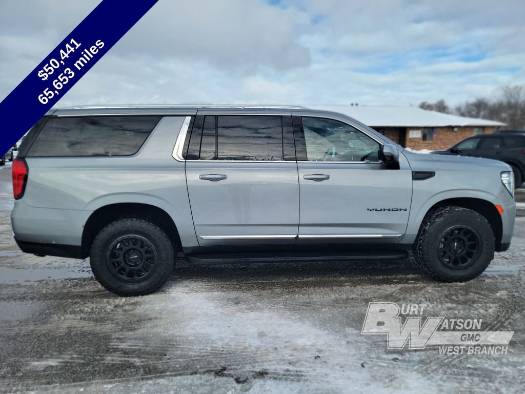 Used 2023 GMC Yukon XL SLT w/ SLT Premium Package image 7