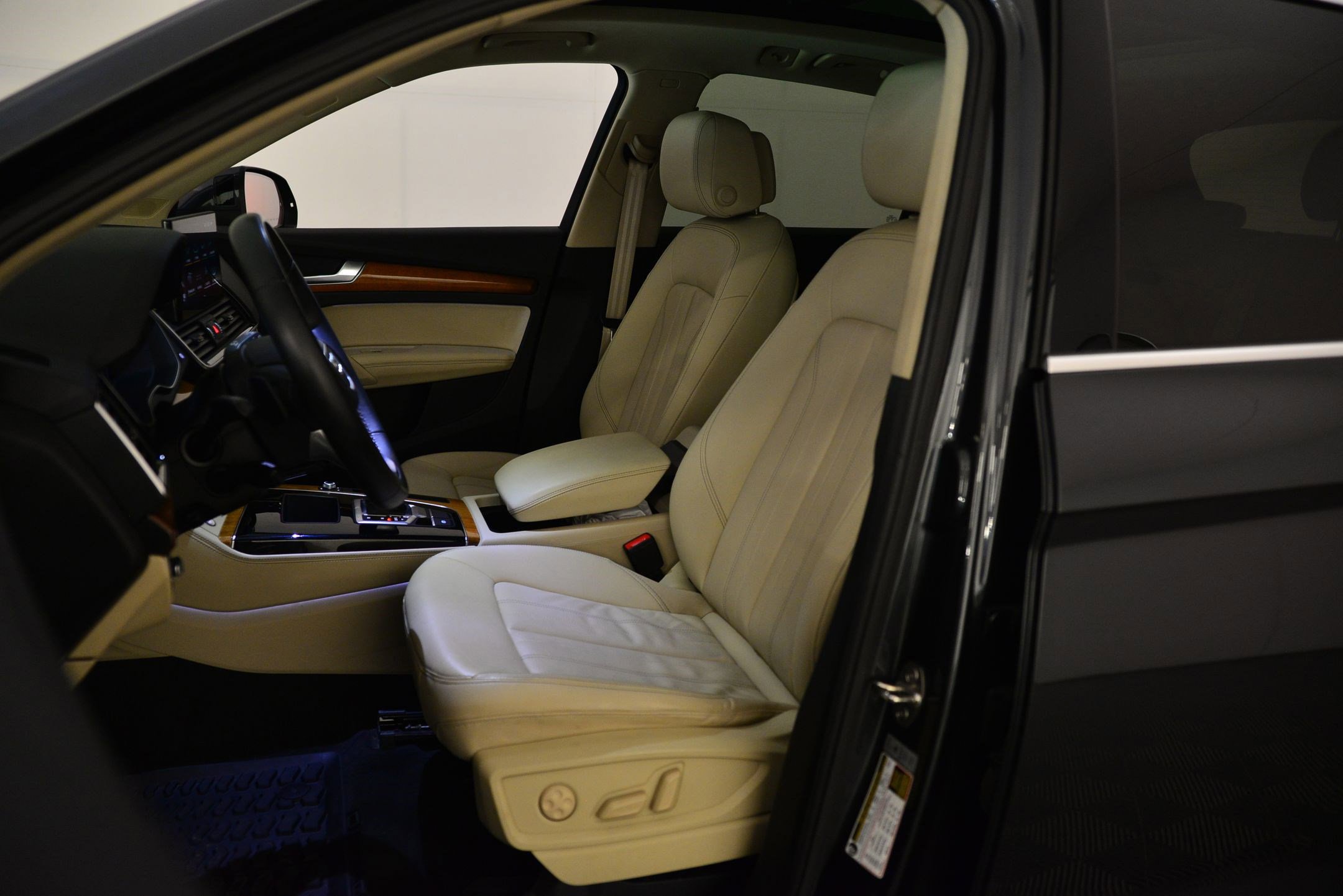 Certified 2023 Audi Q5 Premium w/ Premium Plus Package AWD/4WD image 5