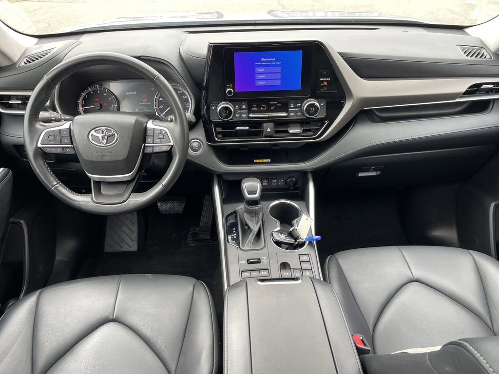 Used 2023 Toyota Highlander XLE image 15