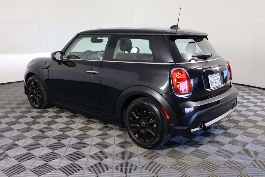Used 2023 MINI Cooper 2-Door Hardtop image 6