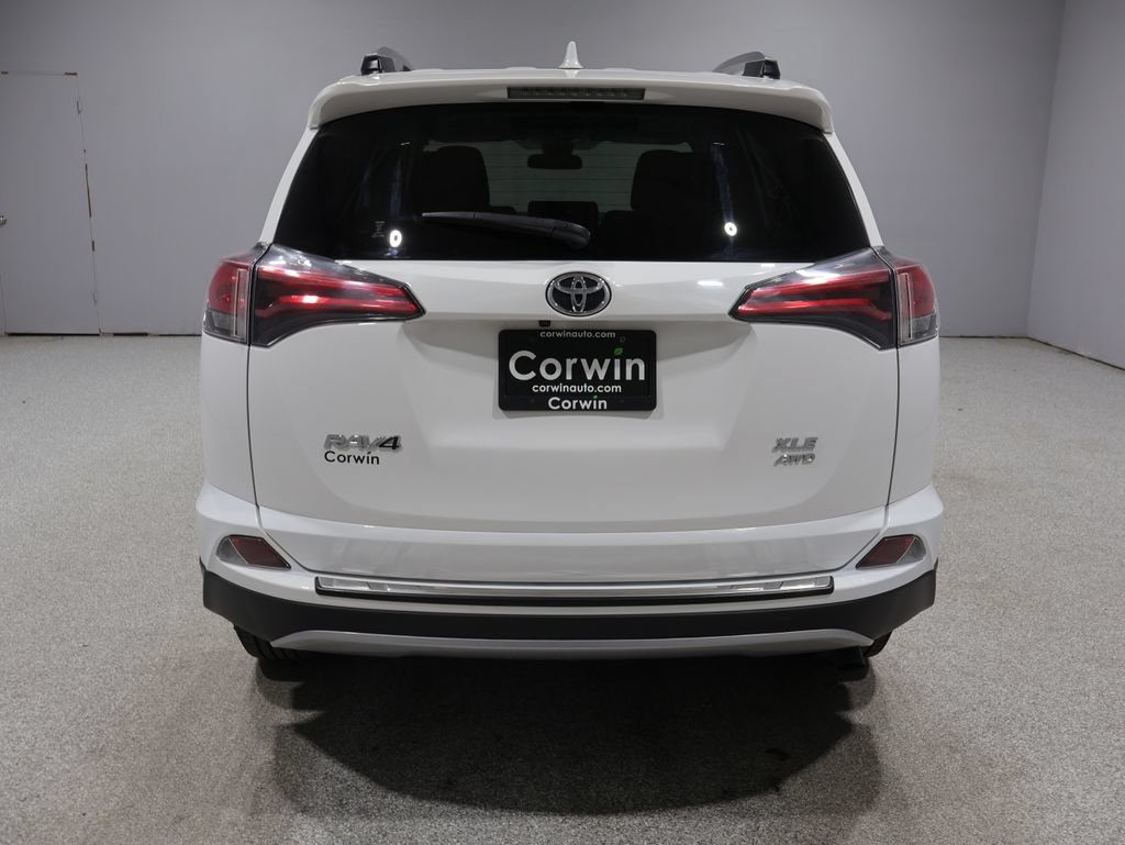 Used 2018 Toyota RAV4 XLE w/ Plus Extra Value Package AWD/4WD image 3