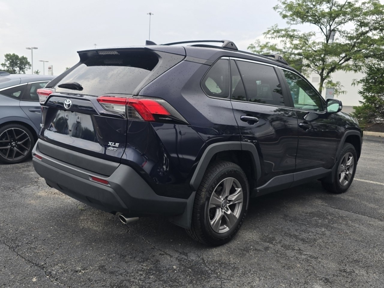 Used 2022 Toyota RAV4 XLE AWD/4WD image 7