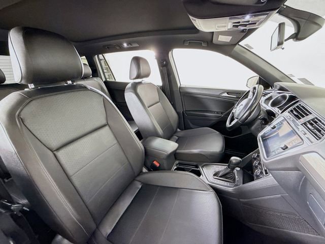 Used 2020 Volkswagen Tiguan SE R-Line FWD image 24