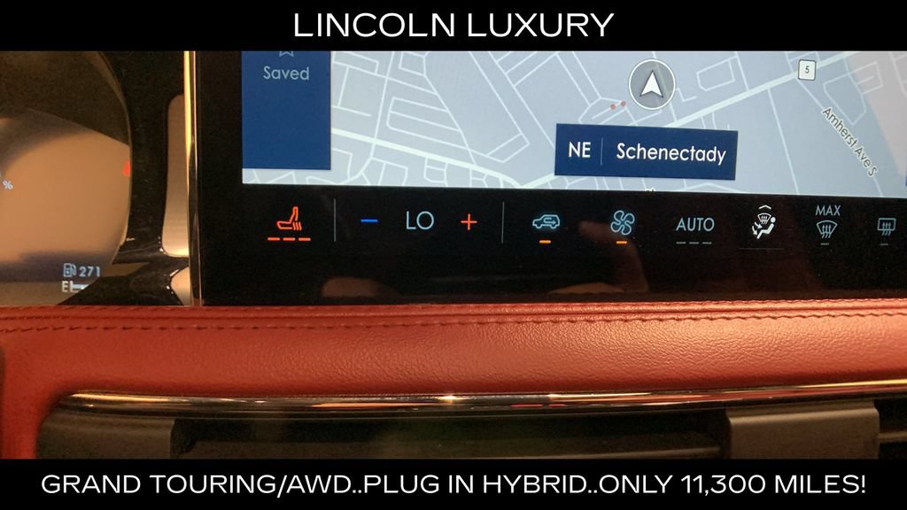Used 2025 Lincoln Corsair Grand Touring w/ Towing Package AWD/4WD image 38