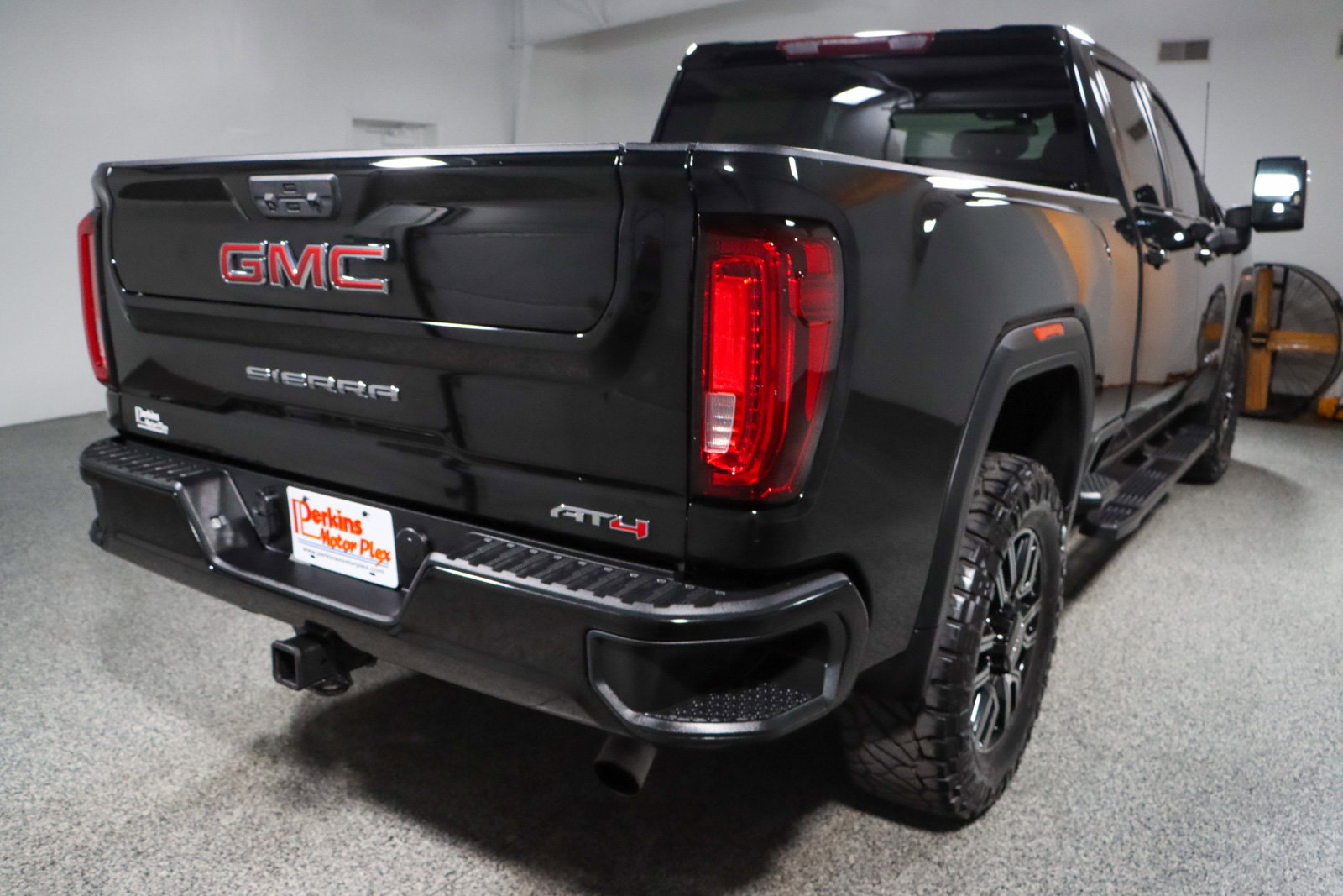 Used 2021 GMC Sierra 2500 AT4 image 7