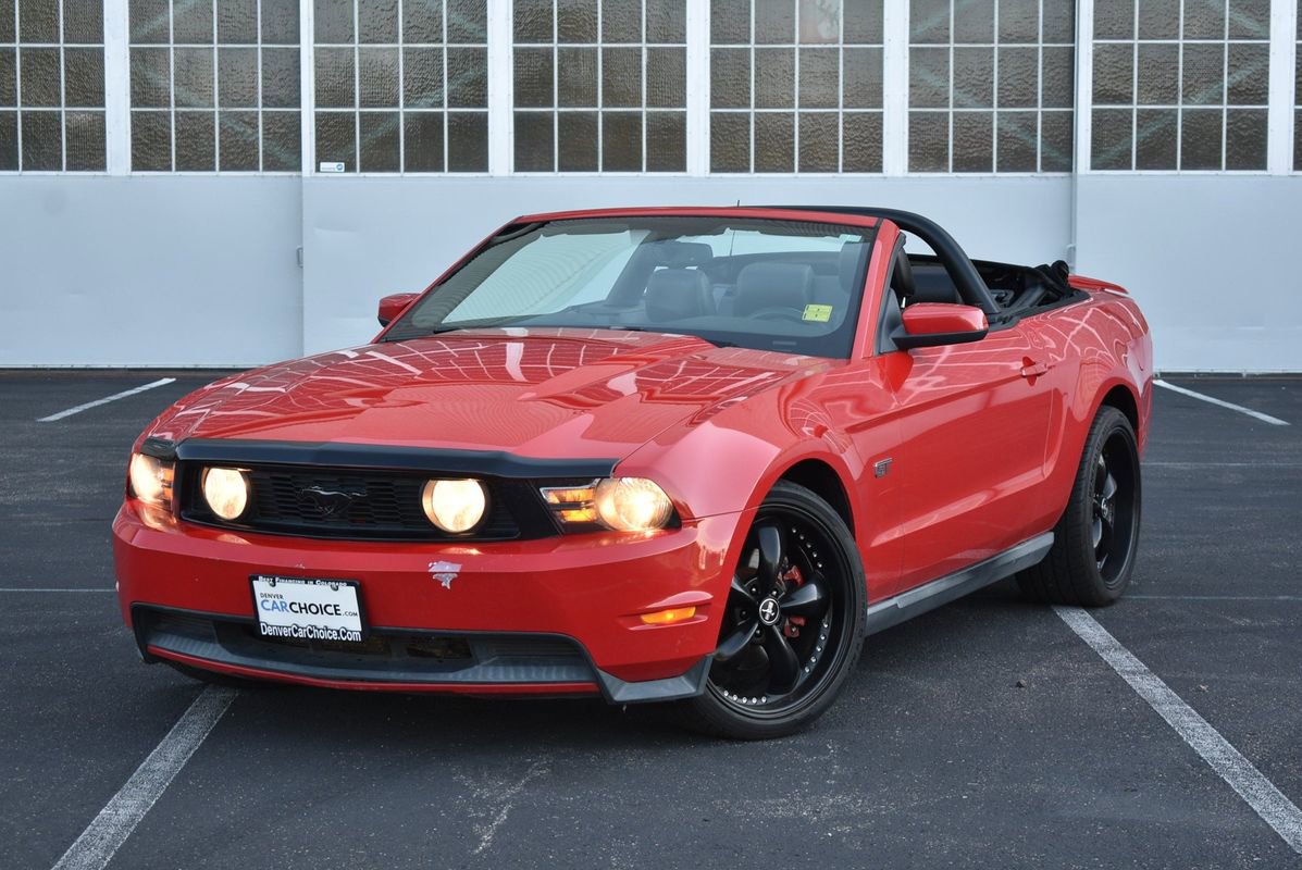 Used 2010 Ford Mustang GT image 1