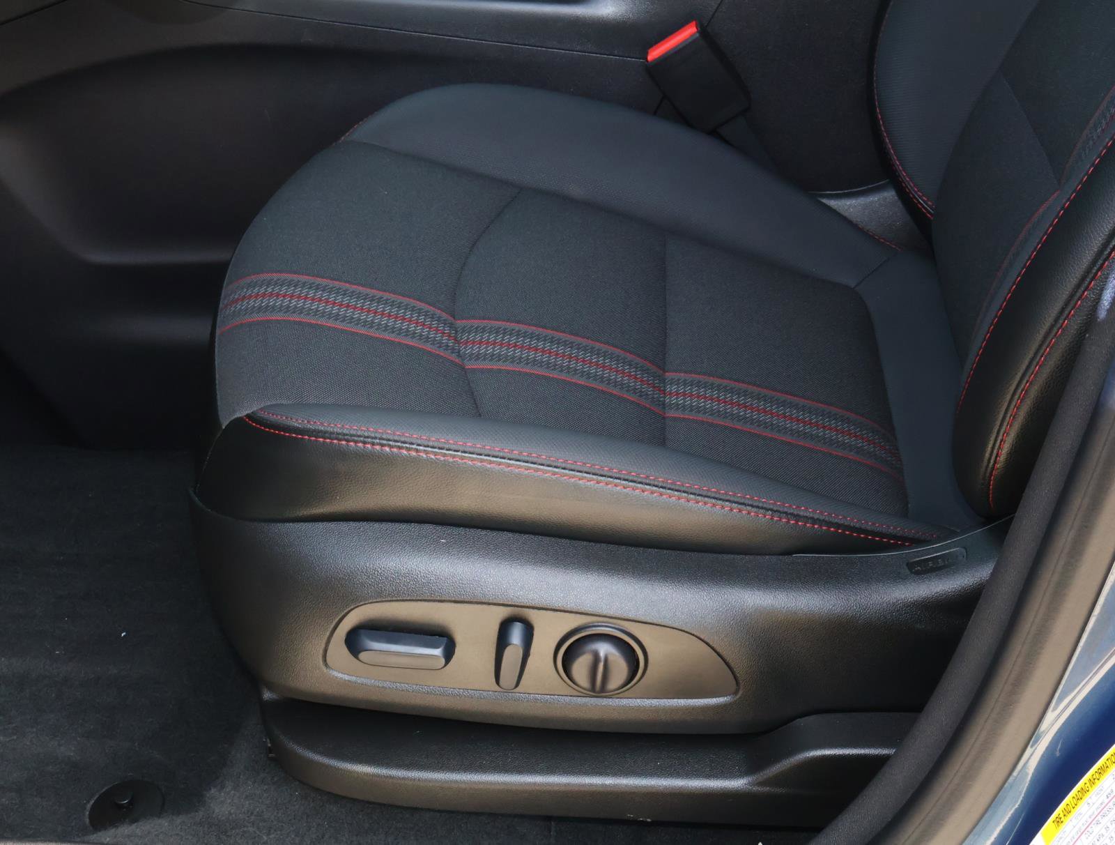 Used 2024 Chevrolet Equinox RS FWD image 12
