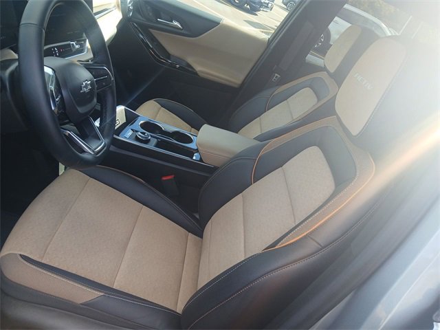 Used 2025 Chevrolet Equinox ACTIV w/ Safety and Technology Package image 11